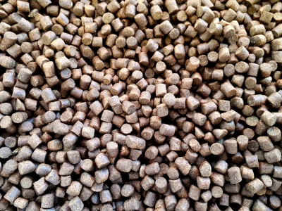 THISTLE MIX 6MM PELLETS (Squid and Plum) 1KG